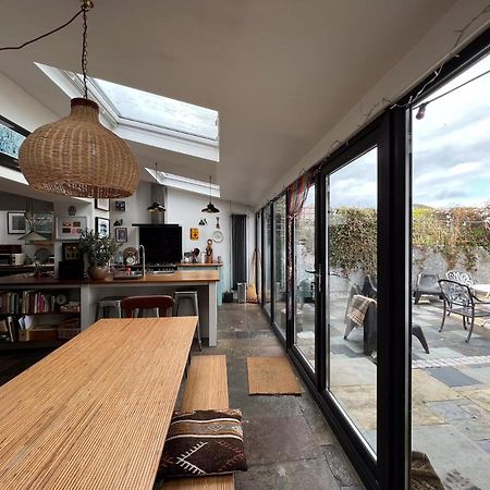 Killough Unique Townhouse With Large Garden Down To The Seaヴィラ エクステリア 写真