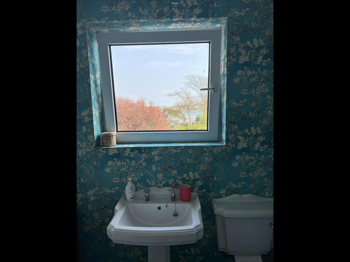 Killough Unique Townhouse With Large Garden Down To The Seaヴィラ エクステリア 写真