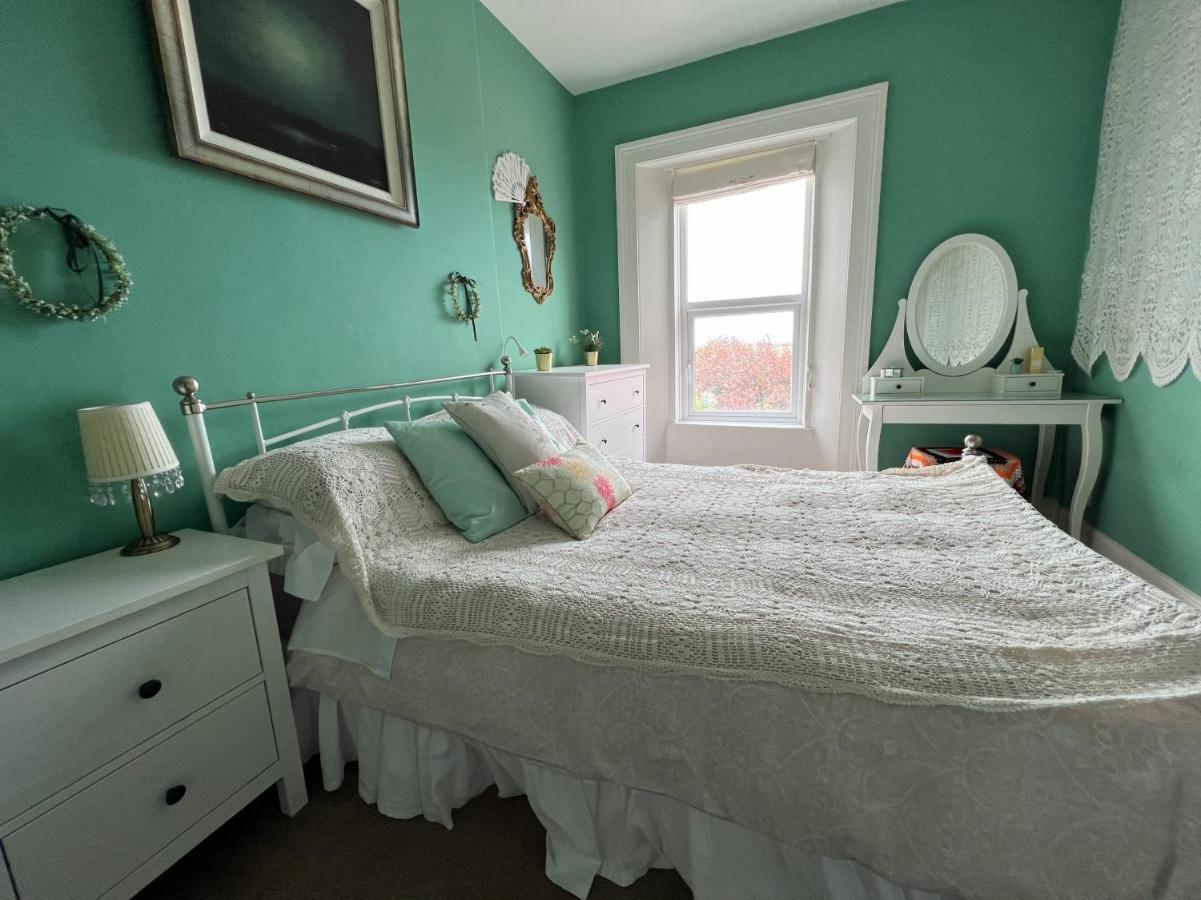 Killough Unique Townhouse With Large Garden Down To The Seaヴィラ エクステリア 写真