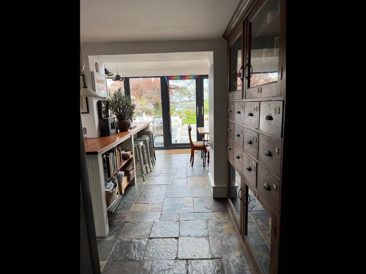Killough Unique Townhouse With Large Garden Down To The Seaヴィラ エクステリア 写真