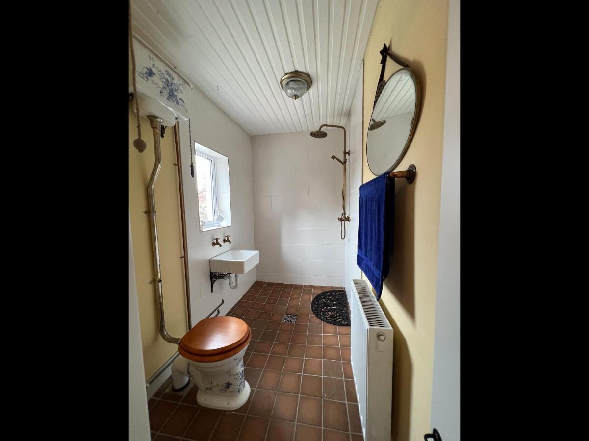 Killough Unique Townhouse With Large Garden Down To The Seaヴィラ エクステリア 写真