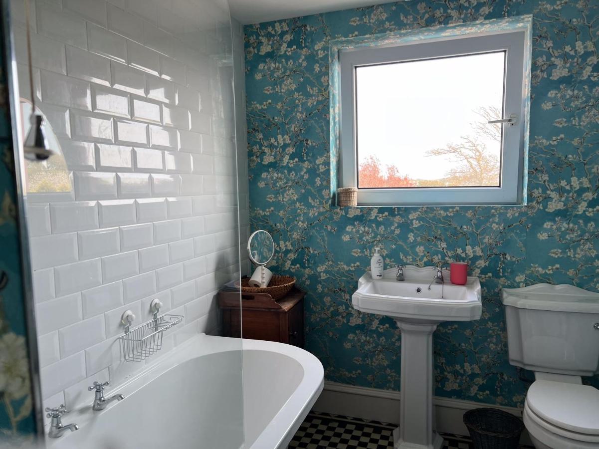 Killough Unique Townhouse With Large Garden Down To The Seaヴィラ エクステリア 写真
